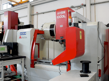 Vooraanzicht van ACRA AHSM 1000 L machine