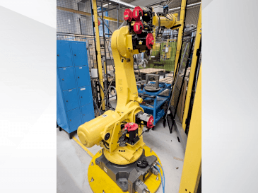 Vooraanzicht van FANUC R2000iB/165F machine