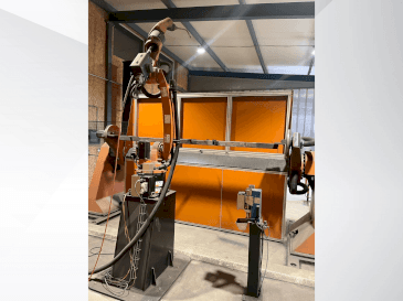 Vooraanzicht van KUKA KR8 R2100-2 arc HW machine