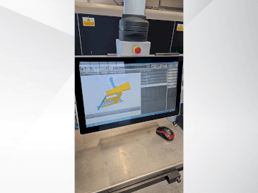 Vooraanzicht van Bystronic Xpert 400/4100 machine