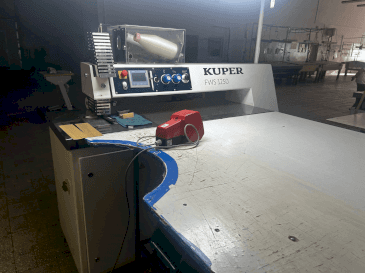 Vooraanzicht van KUPER FWS 1250 machine