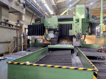 Vooraanzicht van WALDRICH COBURG 30-15 S 2525 machine