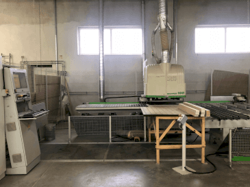 Vooraanzicht  van BIESSE SKIPPER 100  machine