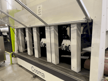 Vooraanzicht van COSMA 1300 2B V10D1B+C machine