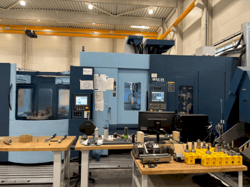 Vooraanzicht  van Matsuura MAM72-70V  machine