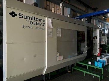 Vooraanzicht  van Sumitomo Demag 1300-8000  machine