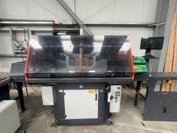 Vooraanzicht van TIGER UKA 600 Cross cut installation machine