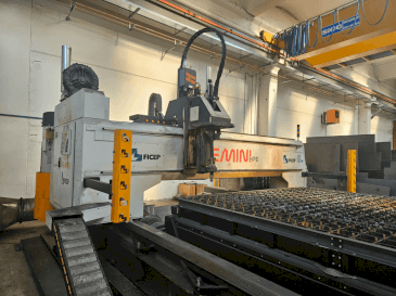 Vooraanzicht van FICEP GEMINI G32 HPE machine