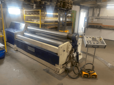 Vooraanzicht van BENDMAK CY3R-HS 20/08 machine