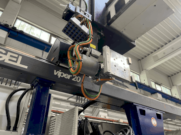 Vooraanzicht van Engel Viper 20 machine
