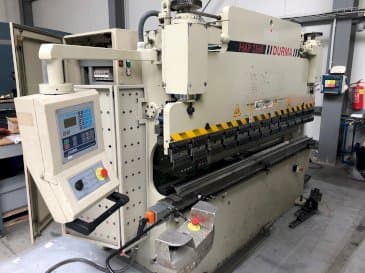 Vooraanzicht van Durma HAP 2560 machine