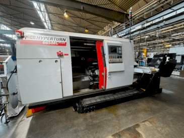 Vooraanzicht van EMCO HYPERTURN 665 MC PLUS machine