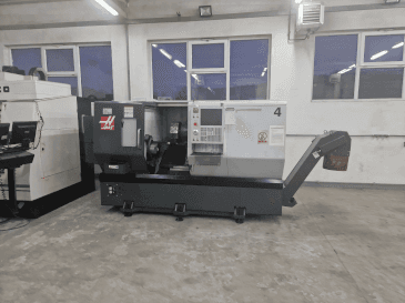 Vooraanzicht  van HAAS ST-30Y  machine