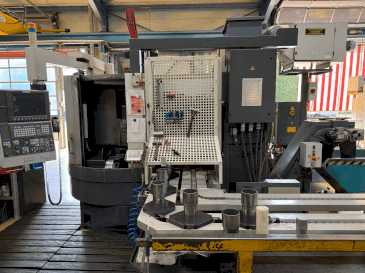 Vooraanzicht  van Okuma LVT 300-M  machine