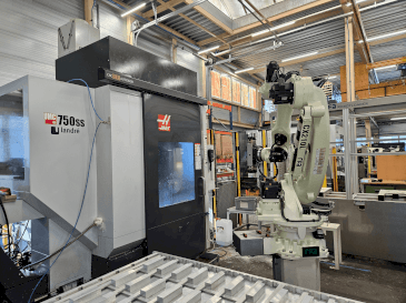 Vooraanzicht van HAAS UMC-750SS machine
