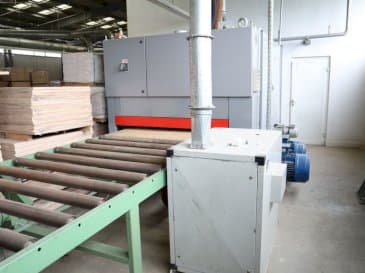 Vooraanzicht van ESTERER A.G. HDN 600 machine
