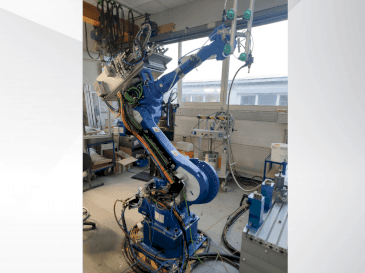Vooraanzicht van Yaskawa 6VX88 machine