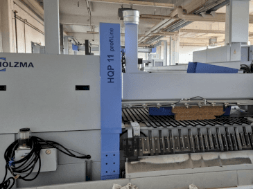 Vooraanzicht van HOLZMA PROFI HQP 11/16/56/L/X machine