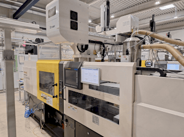 Vooraanzicht van FANUC Roboshot S150iA machine