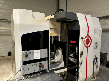 Vooraanzicht  van Huron UMILL 6  machine