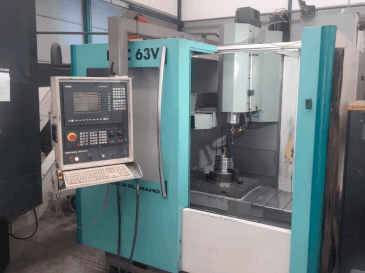 Vooraanzicht van DECKEL DMC-63V machine