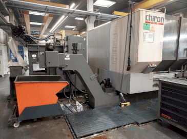 Vooraanzicht van CHIRON FZ 18 L machine