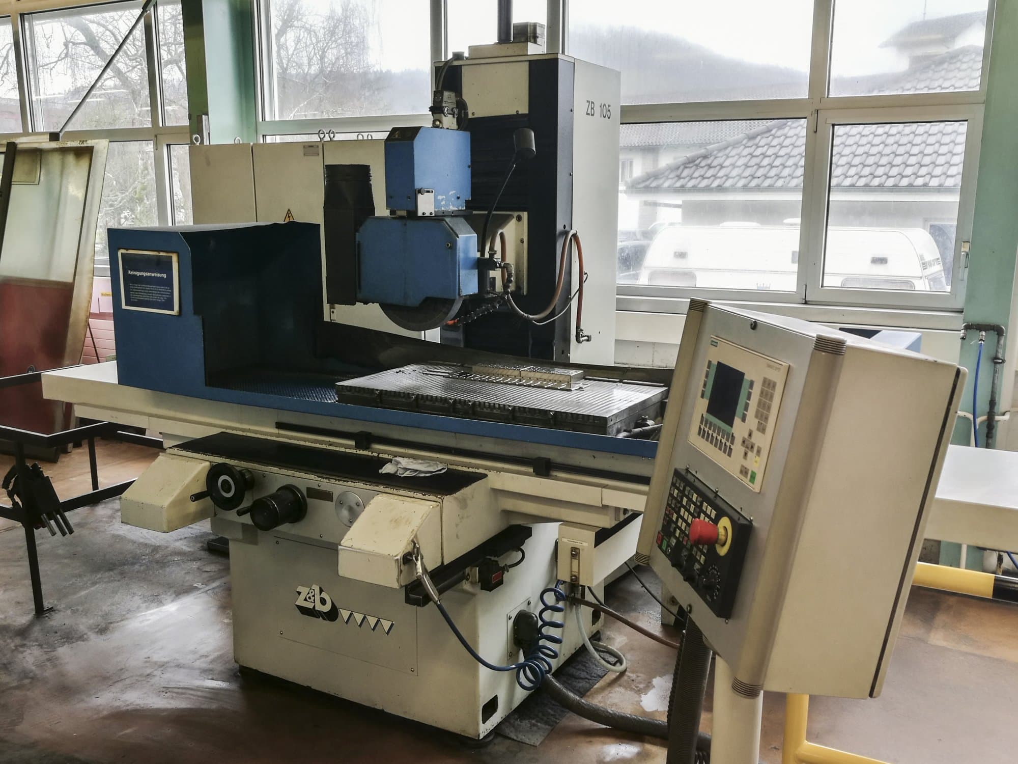 Vooraanzicht van ZIERSCH & BALTRUSCH NC-SUPERPLUS ZB 105 machine