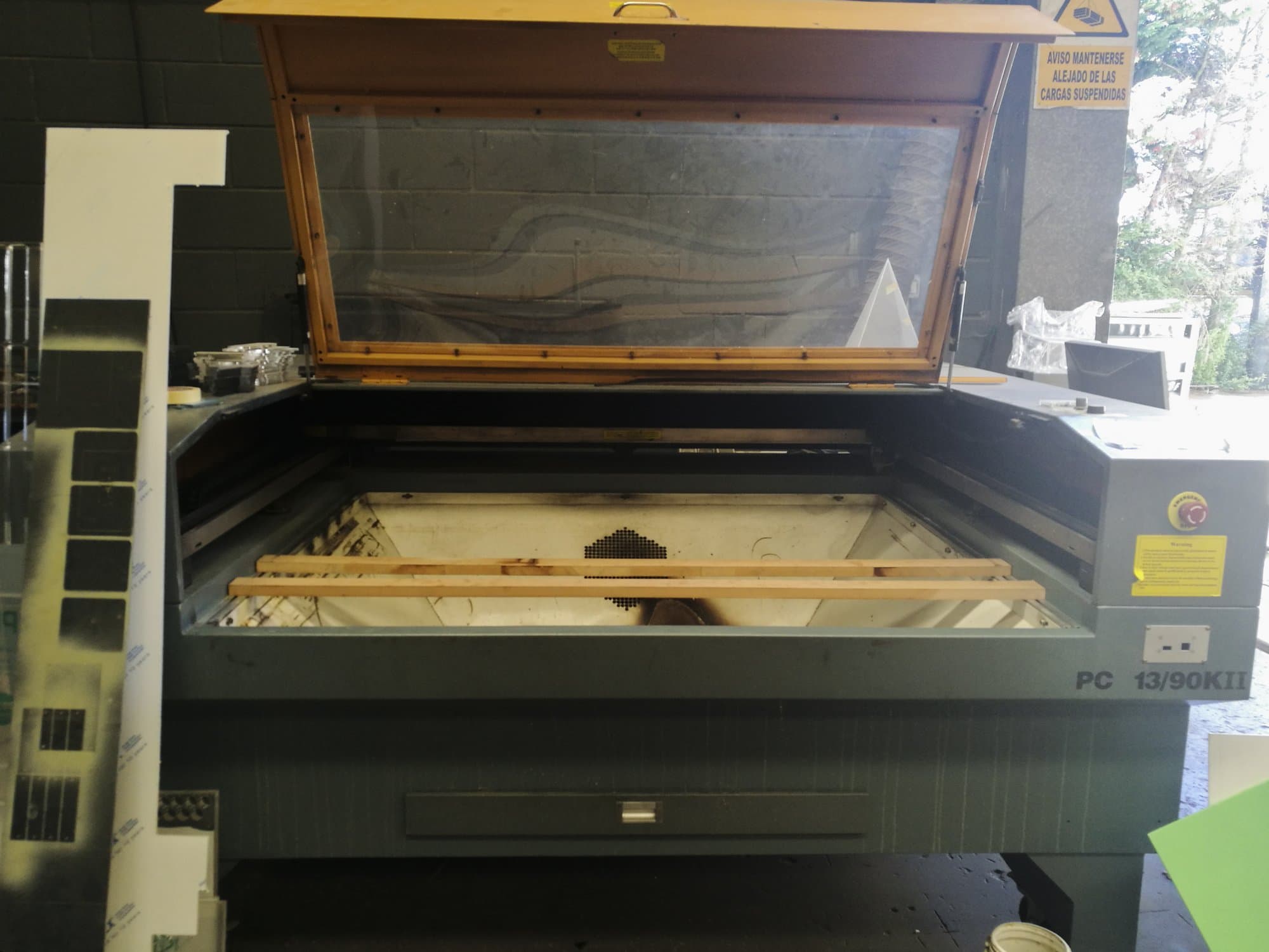 Vooraanzicht van PC 13/90KII machine