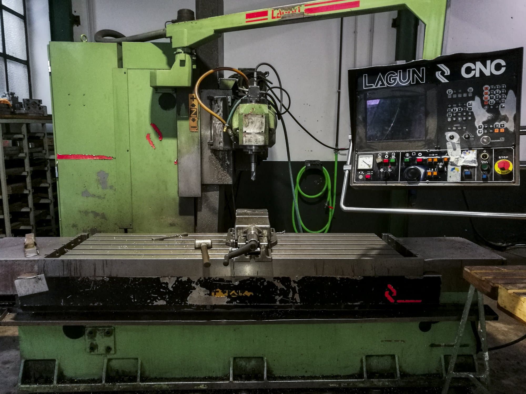 Vooraanzicht van Lagun FBF 1800 machine