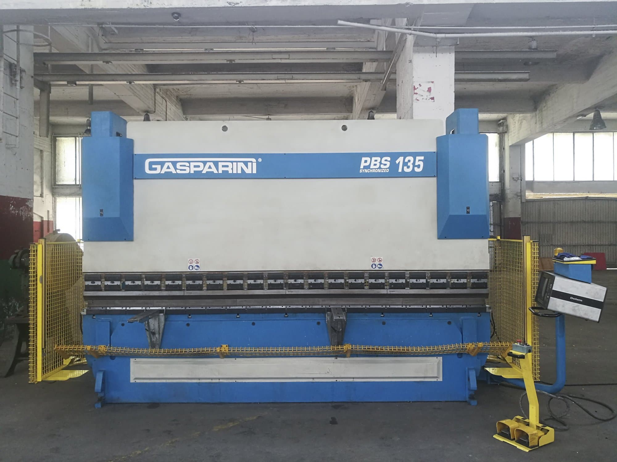 Vooraanzicht van Gasparini PBS 135/4000 machine