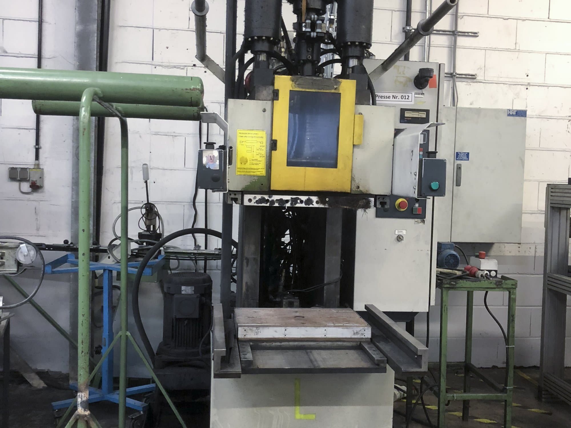 Vooraanzicht van Kloeckner Desma 956.050 ZO machine
