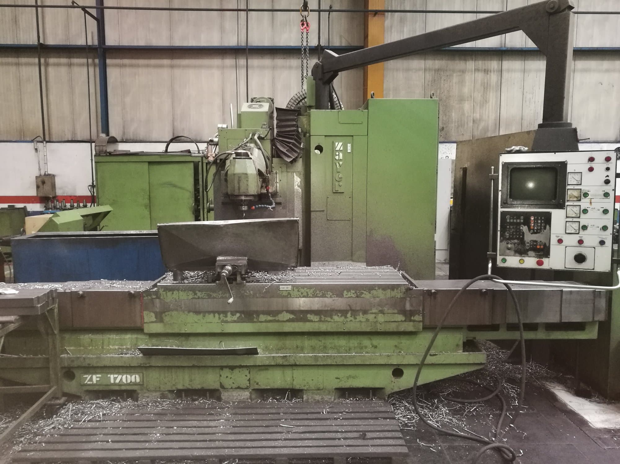 Links zicht  van Zayer ZF 1700 machine