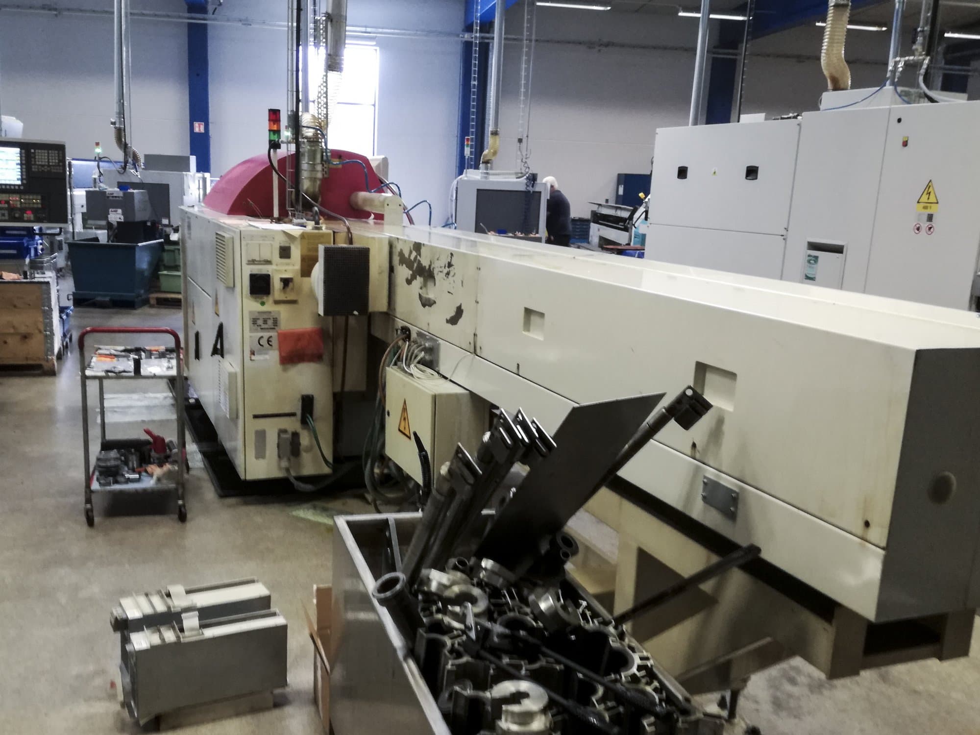 Recht aanzicht van Gildemeister MF Sprint 65 machine