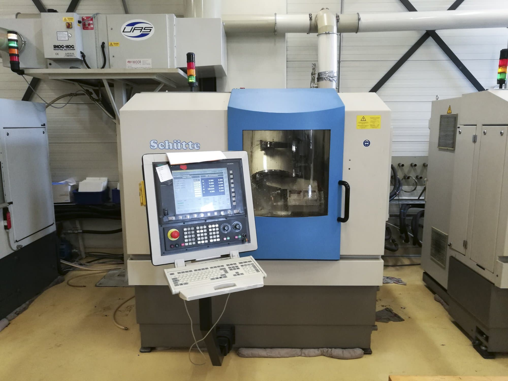 Vooraanzicht  van Schuette WU305L machine