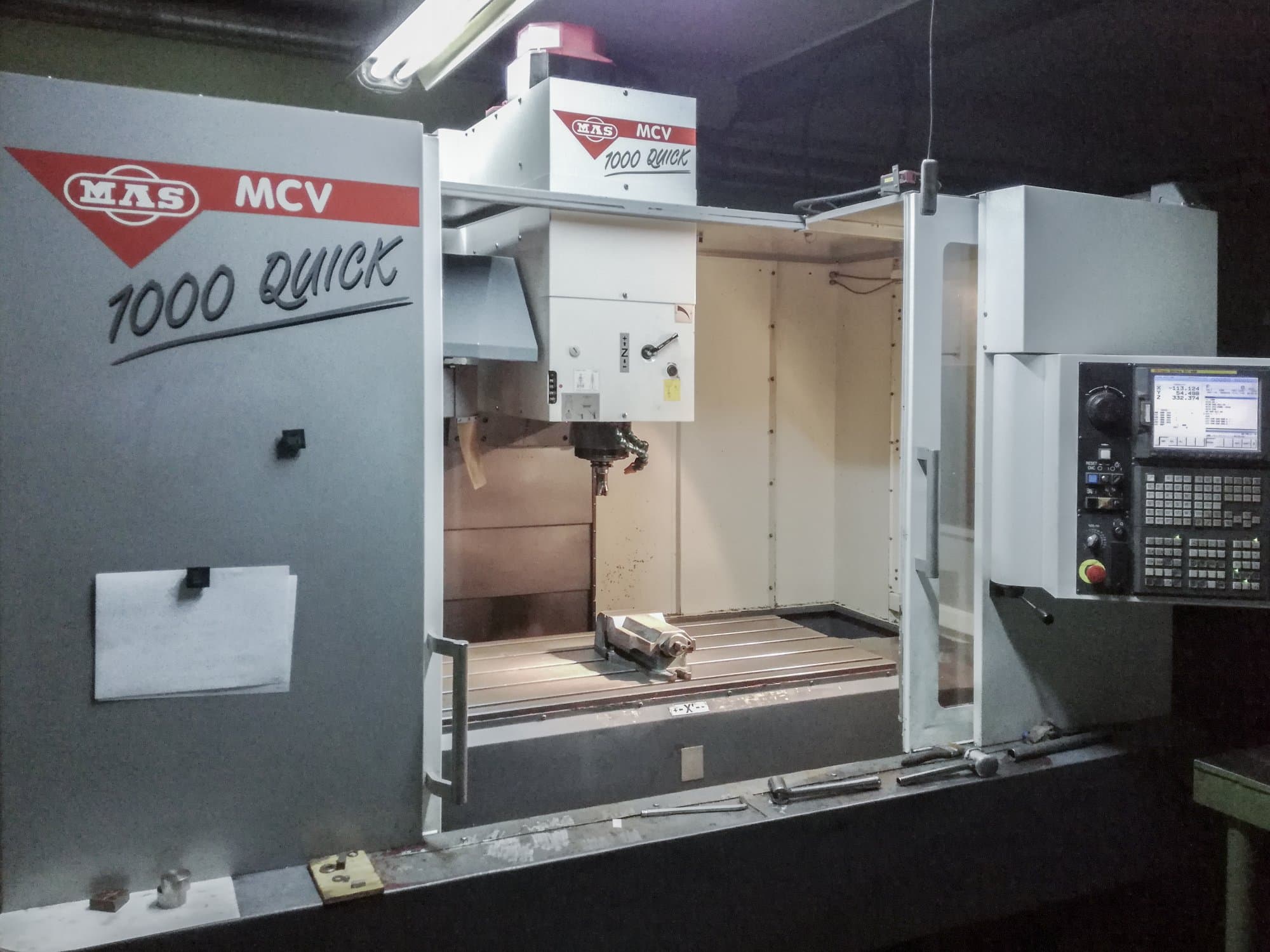 Links zicht van KOVOSVIT MAS MCV 1000 QUICK machine