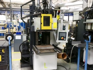 Vooraanzicht  van Kloeckner Desma 956.050 ZO machine