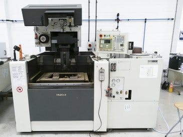 Vooraanzicht  van Mitsubishi Electric FA20-VS machine