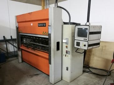 Recht aanzicht  van Safan SMK-L 40-2550 TS1 machine