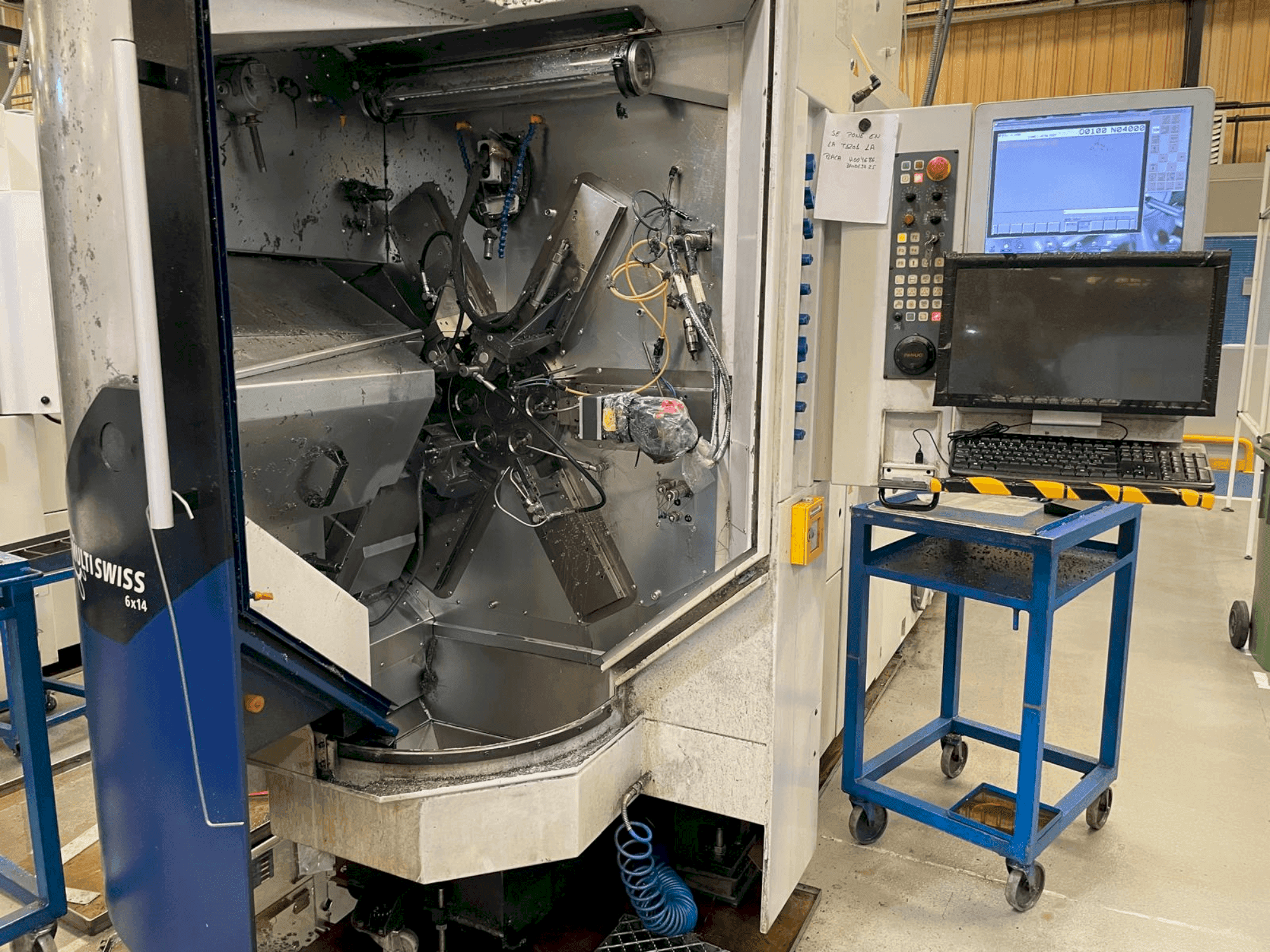 Vooraanzicht van TORNOS MultiSwiss 6x14 machine