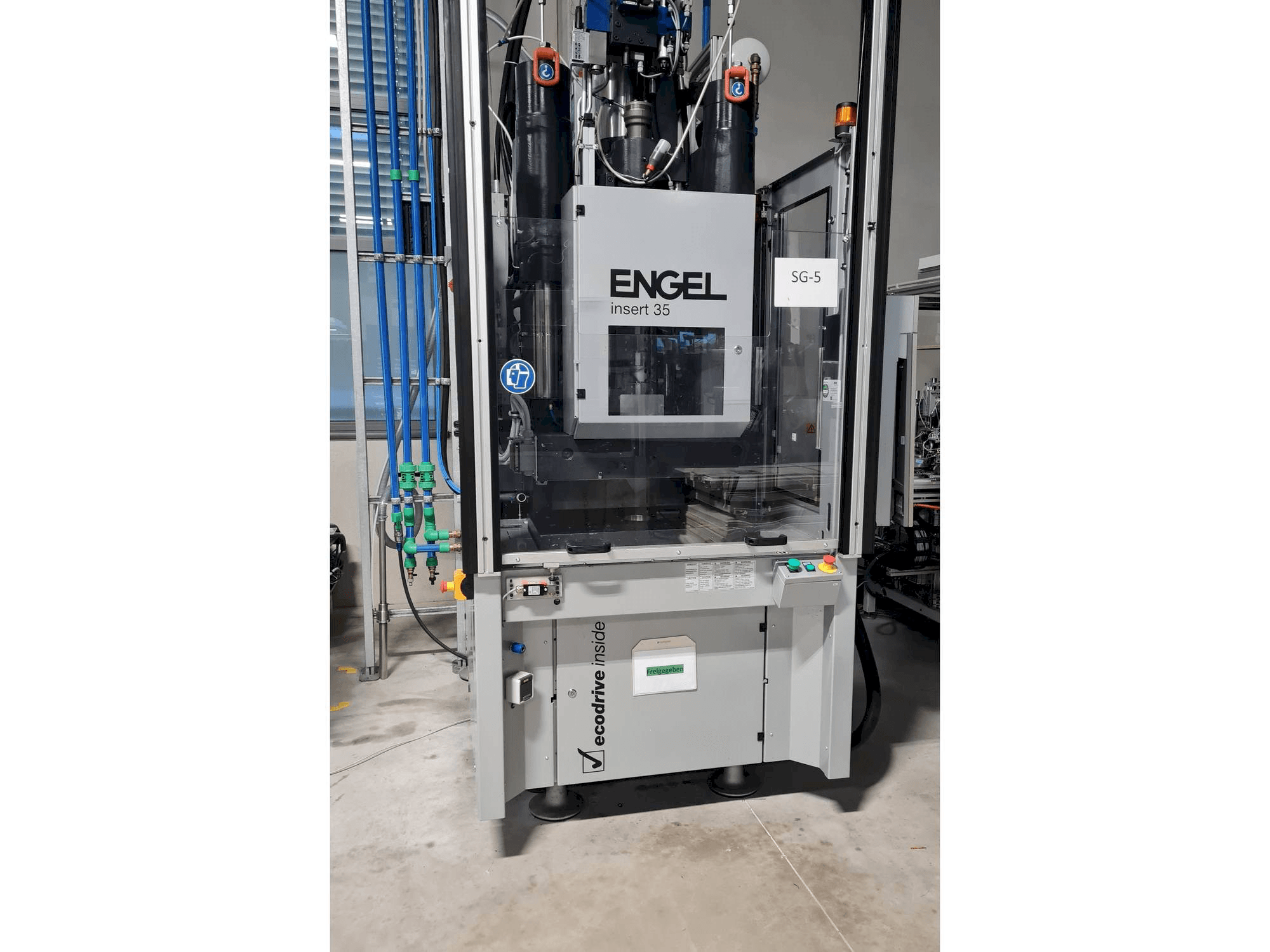 Vooraanzicht van Engel insert 60V-35 single XS ecodrive machine