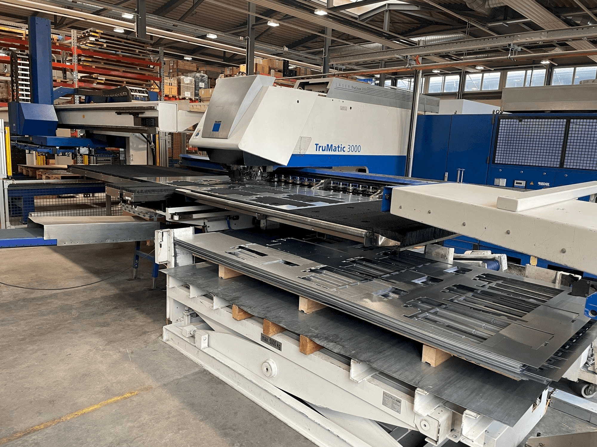 Vooraanzicht van TRUMPF Trumatic 3000 machine