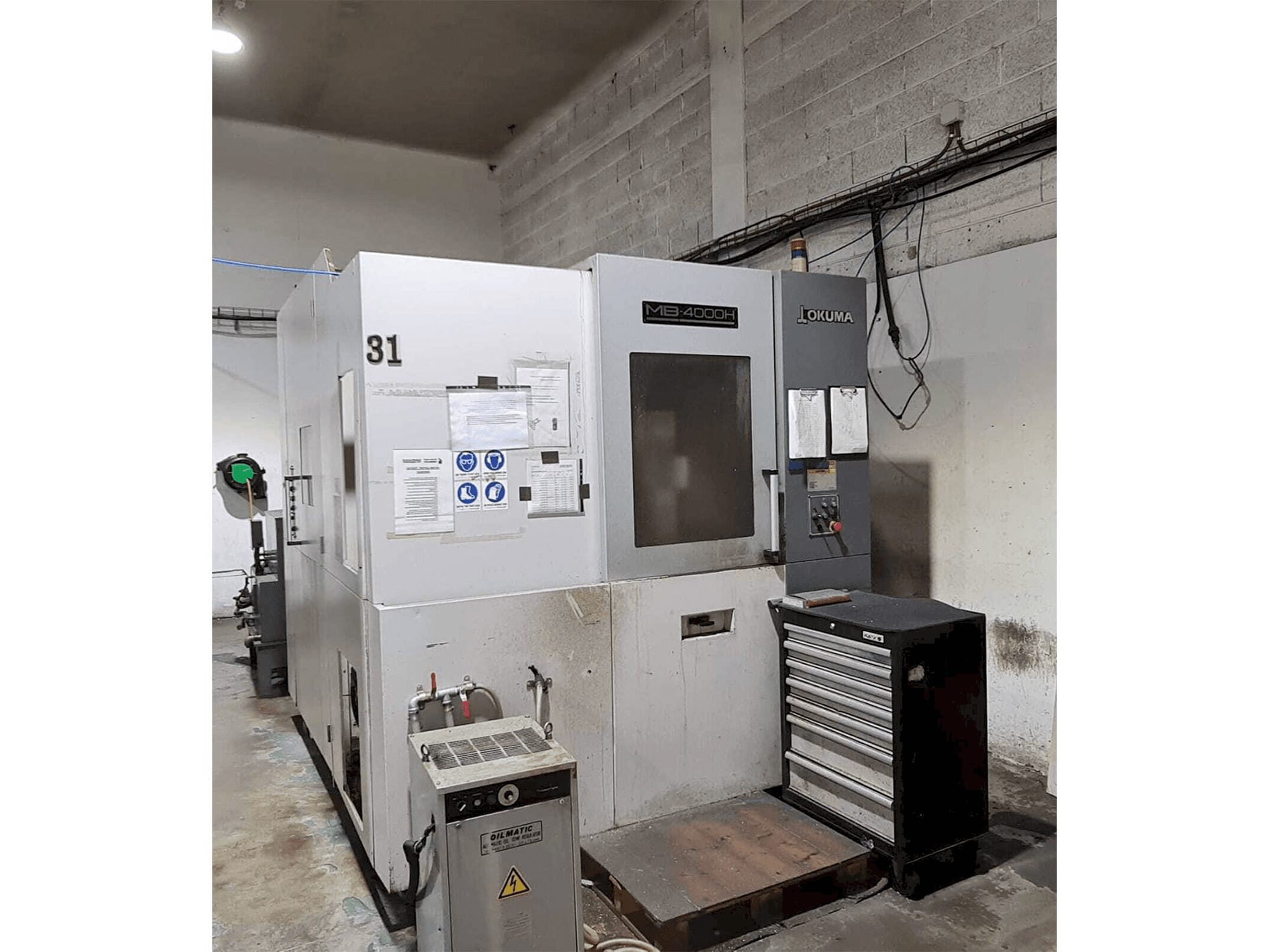 Vooraanzicht van Okuma MB-4000H machine