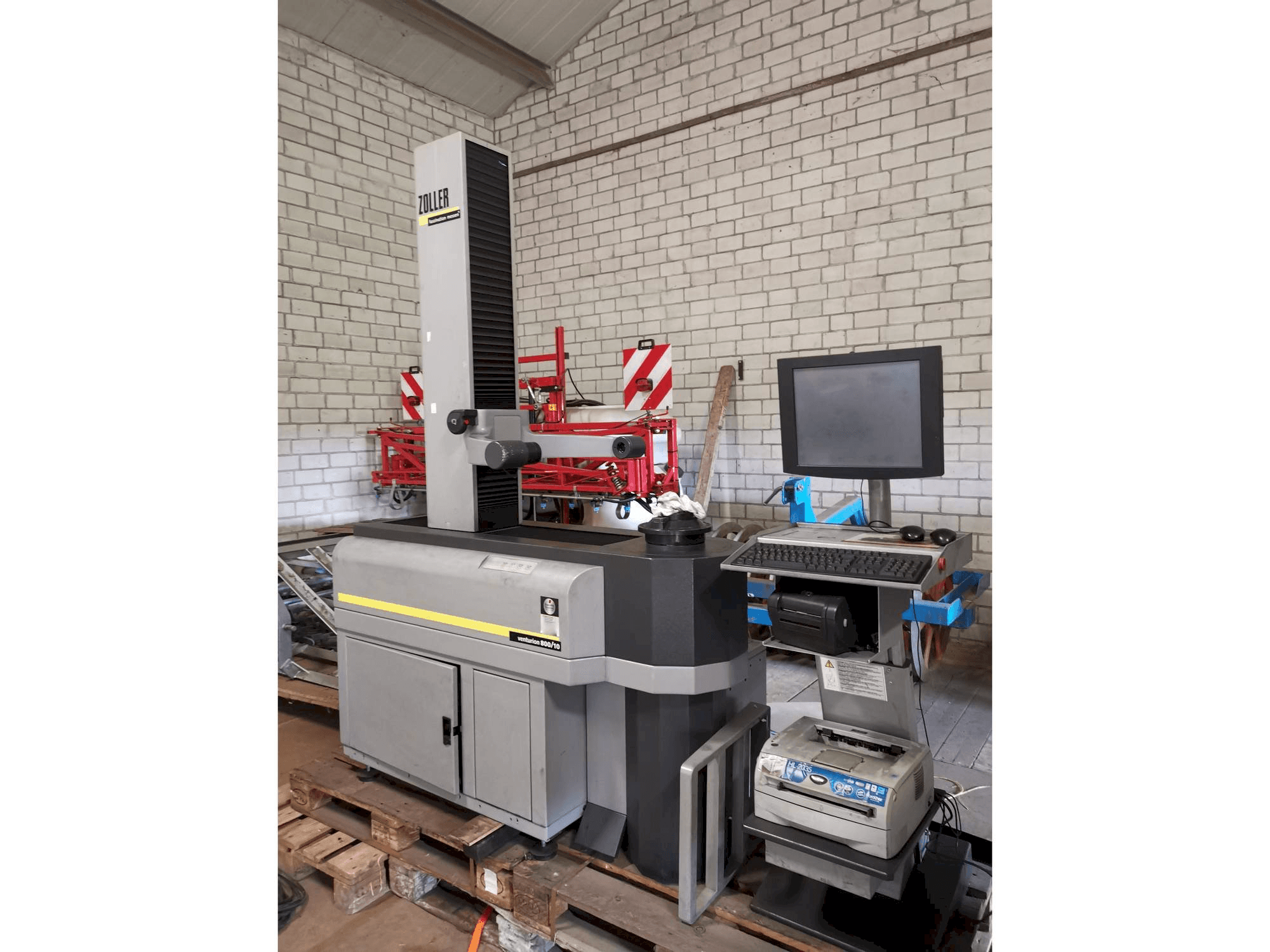Vooraanzicht van Zoller Venturion 800 machine