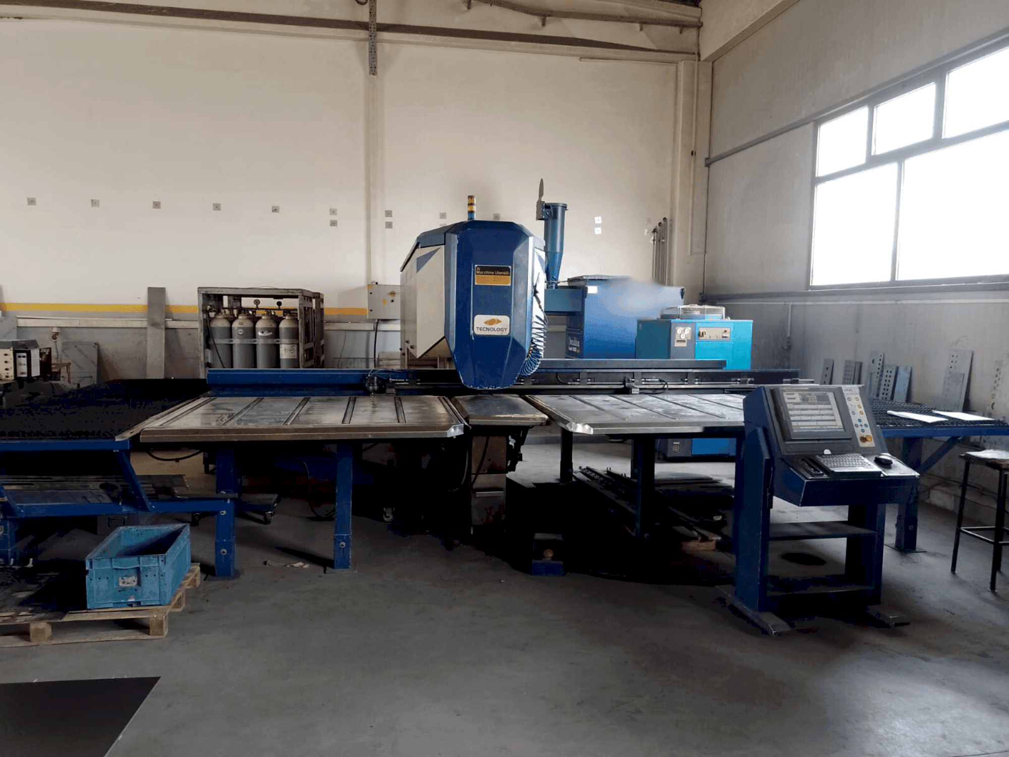 Vooraanzicht van TECHNOLASER 2000w machine