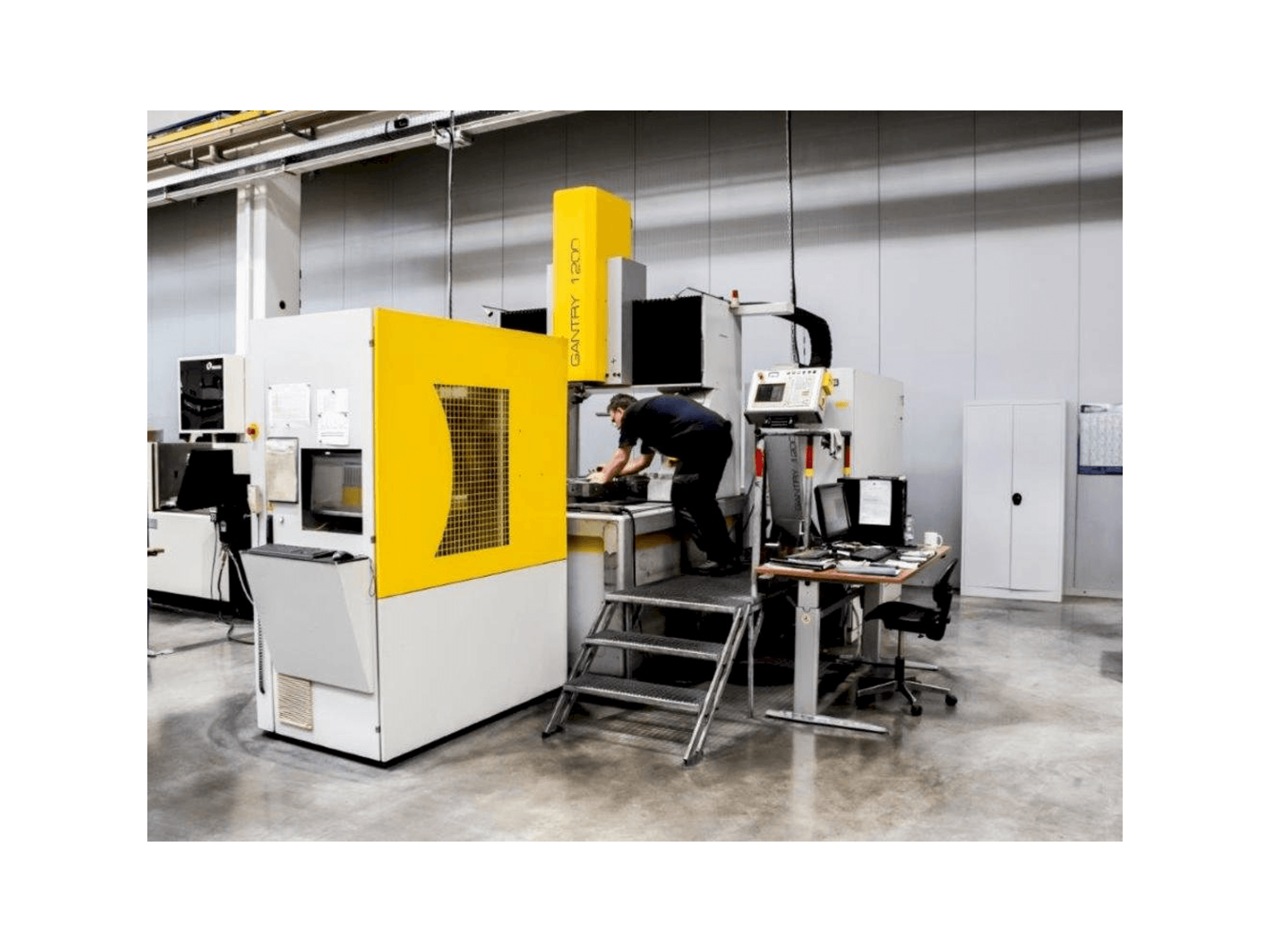 Vooraanzicht van OPS-INGERSOLL Gantry 1200 machine