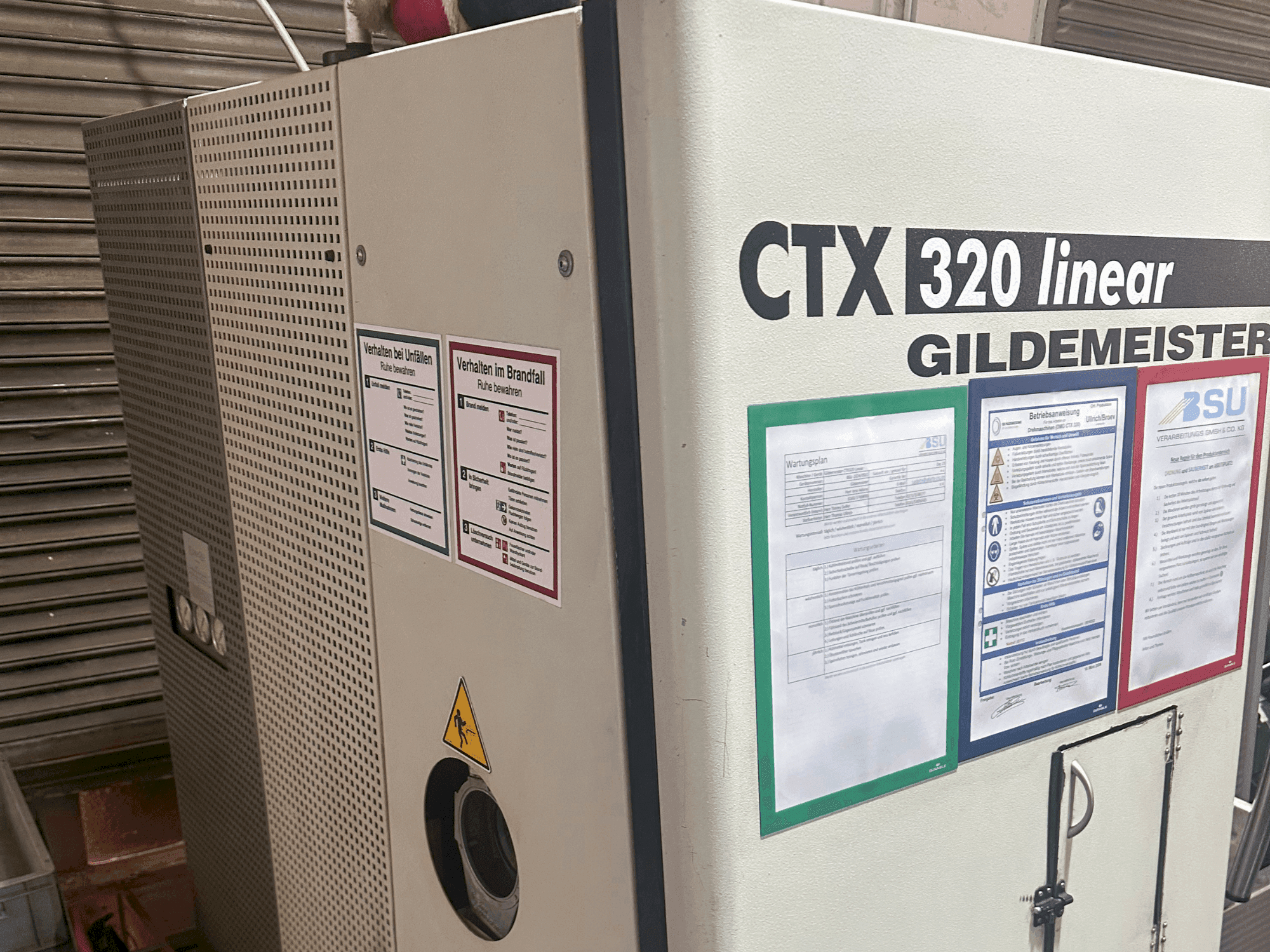 Vooraanzicht van DMG CTX 320 Linear V5 machine