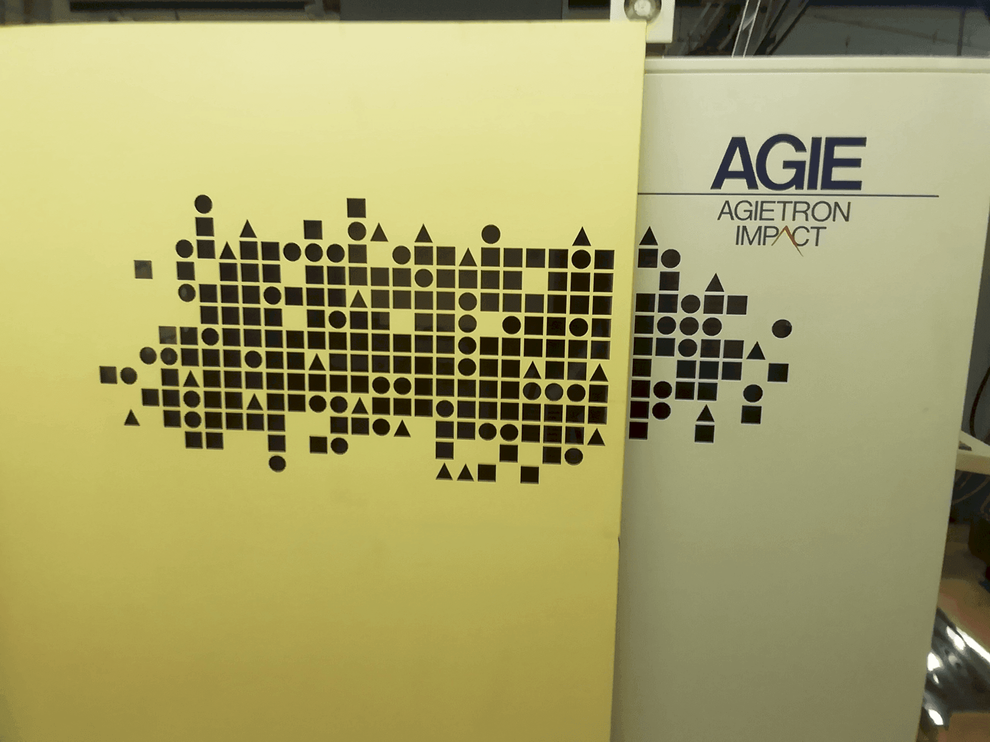 Vooraanzicht van AGIE Agierten Impact 2 machine