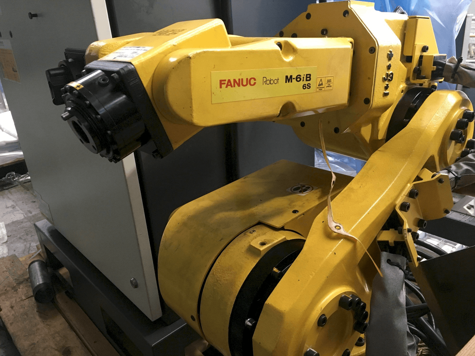 Vooraanzicht van FANUC M-6iB 6S machine