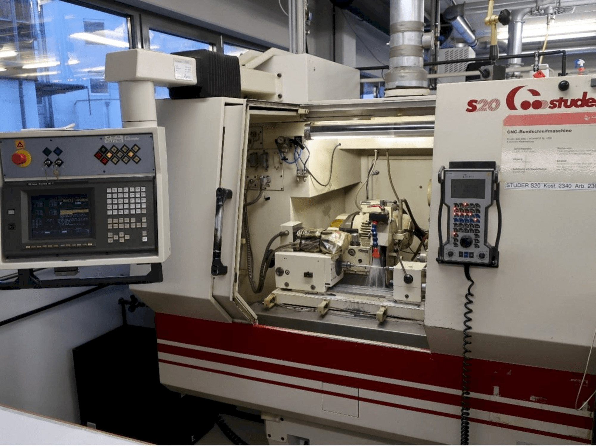 Vooraanzicht van STUDER S20-CNC machine