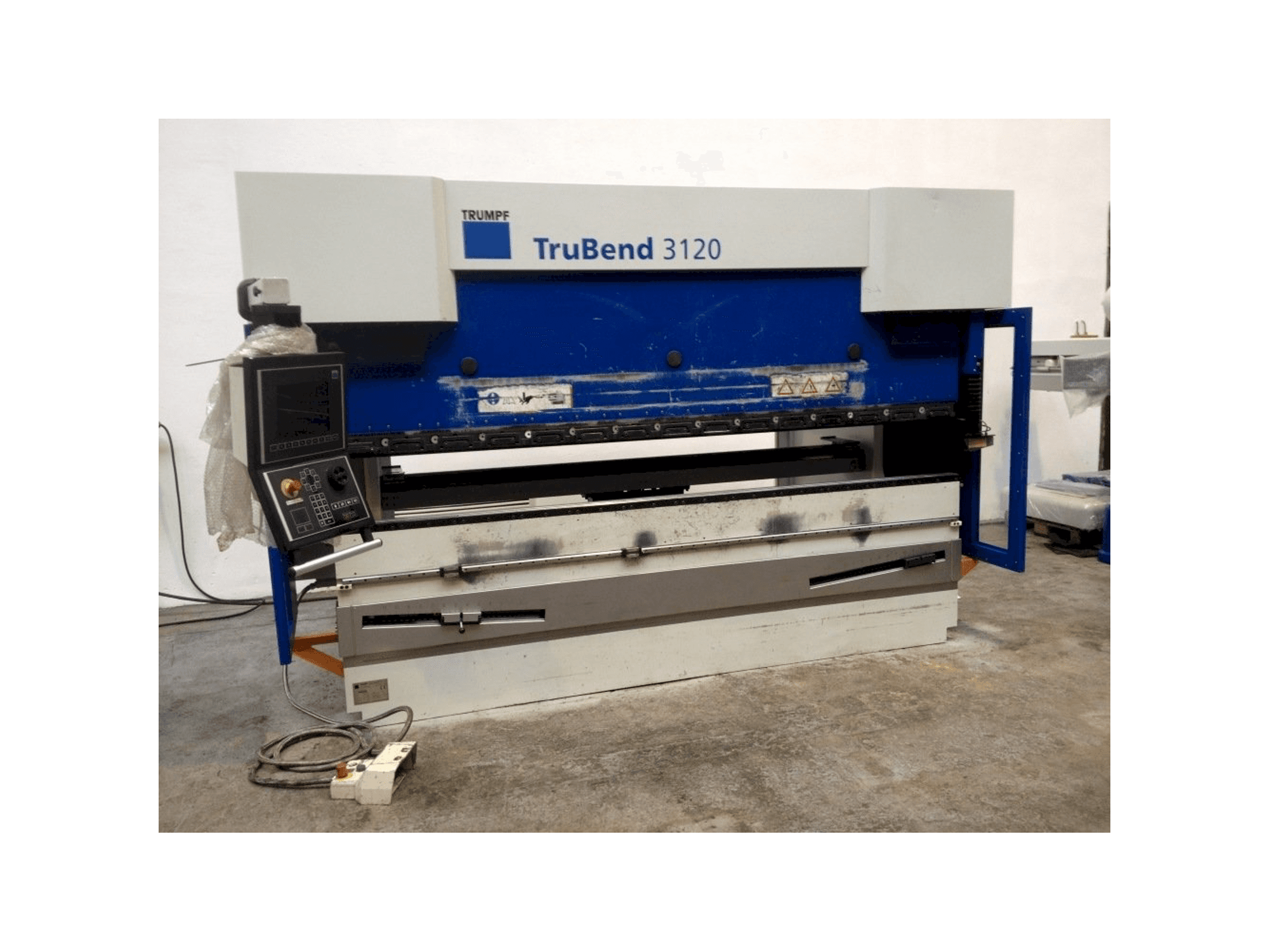Vooraanzicht van Trumpf TruBend 3120 machine
